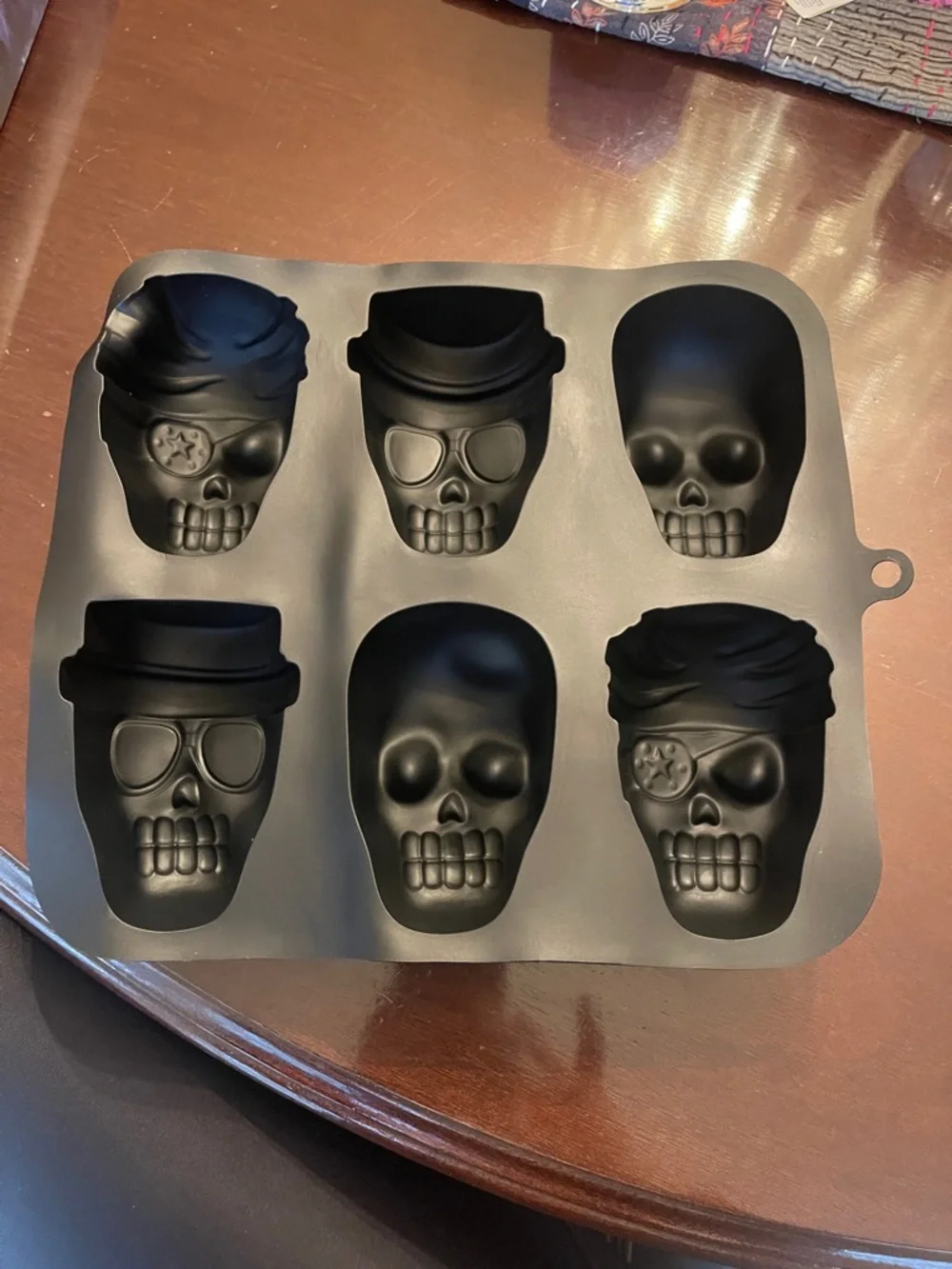 JETKONG 6 Cavity Skull Cake Pan and Silicone Skull Cakelet Mold nwt